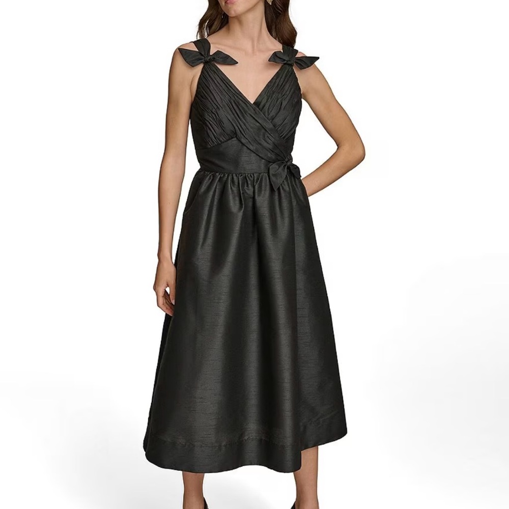 NWT Donna Karan Sleeveless V-Neck Bow Detail Dress